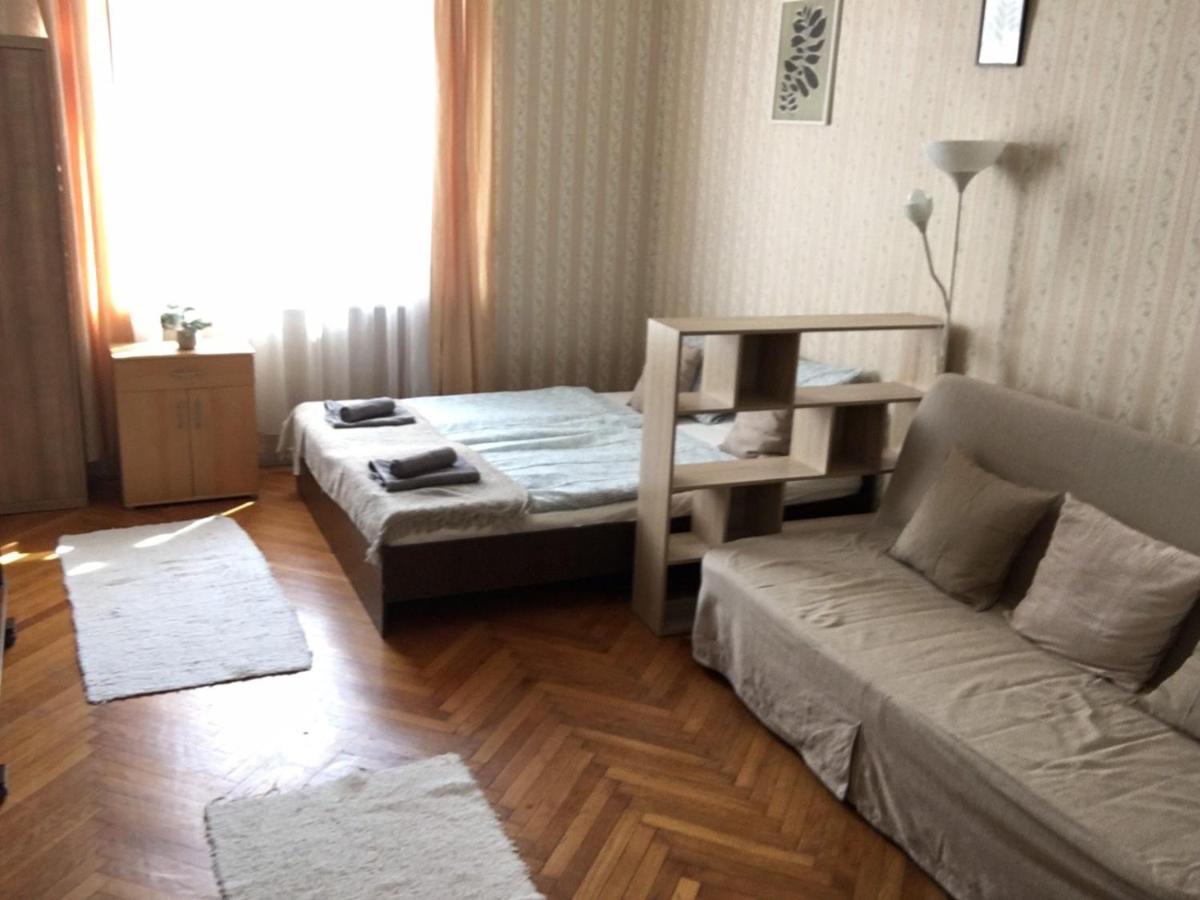 Cozy Flat At Stadionok M Station Budapest Luaran gambar