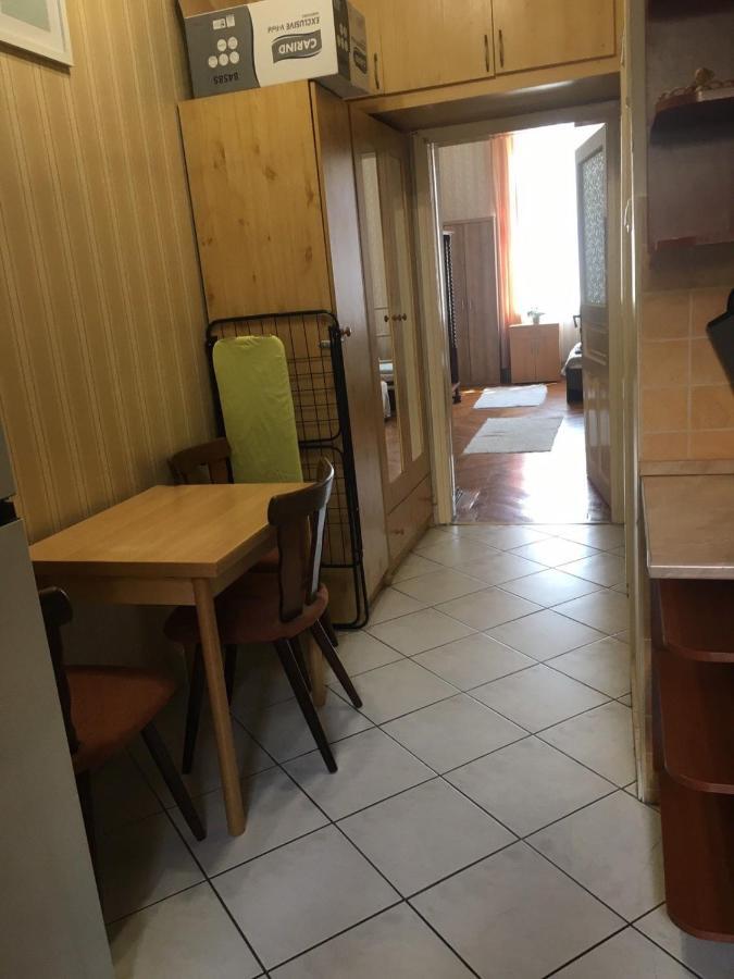 Cozy Flat At Stadionok M Station Budapest Luaran gambar
